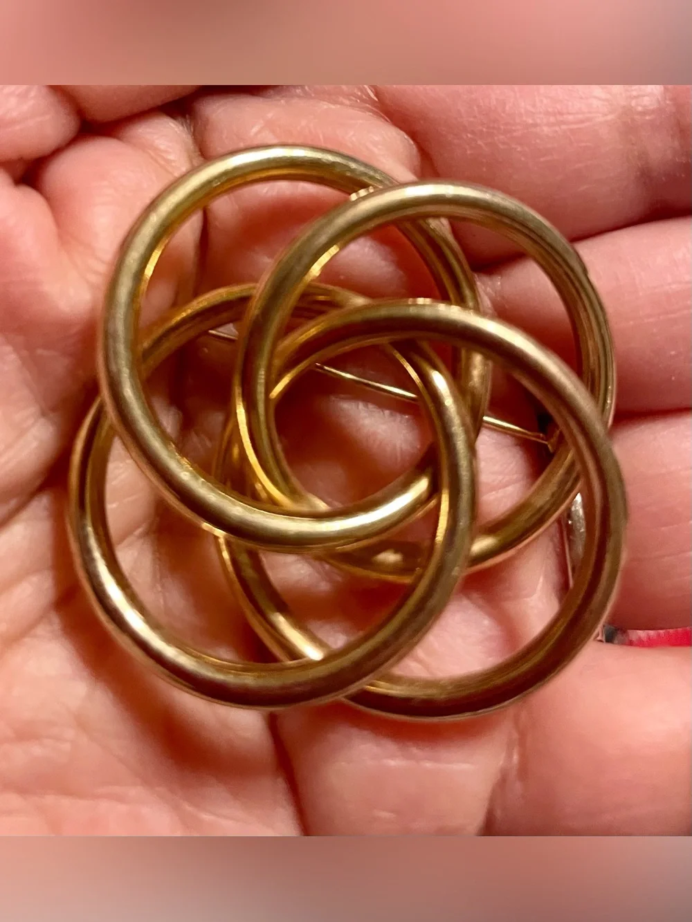 Gold Interlocking Circle Brooch - Unbranded